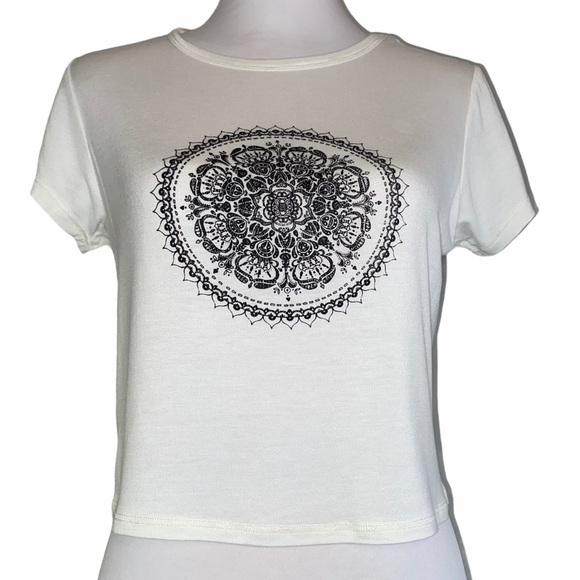 PacSun Tops - PacSun LA Hearts Boho Cropped Tee Top NEW Mandala Graphic T-Shirt Cream Medium